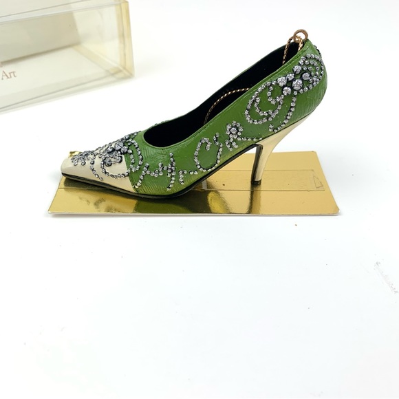 MMA Green and Cream Pump Shoe ornament Roger Vivier for Dior hand painted - Picture 6 of 8